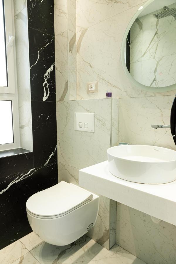 Tranquil Studio In Tirana Exterior photo